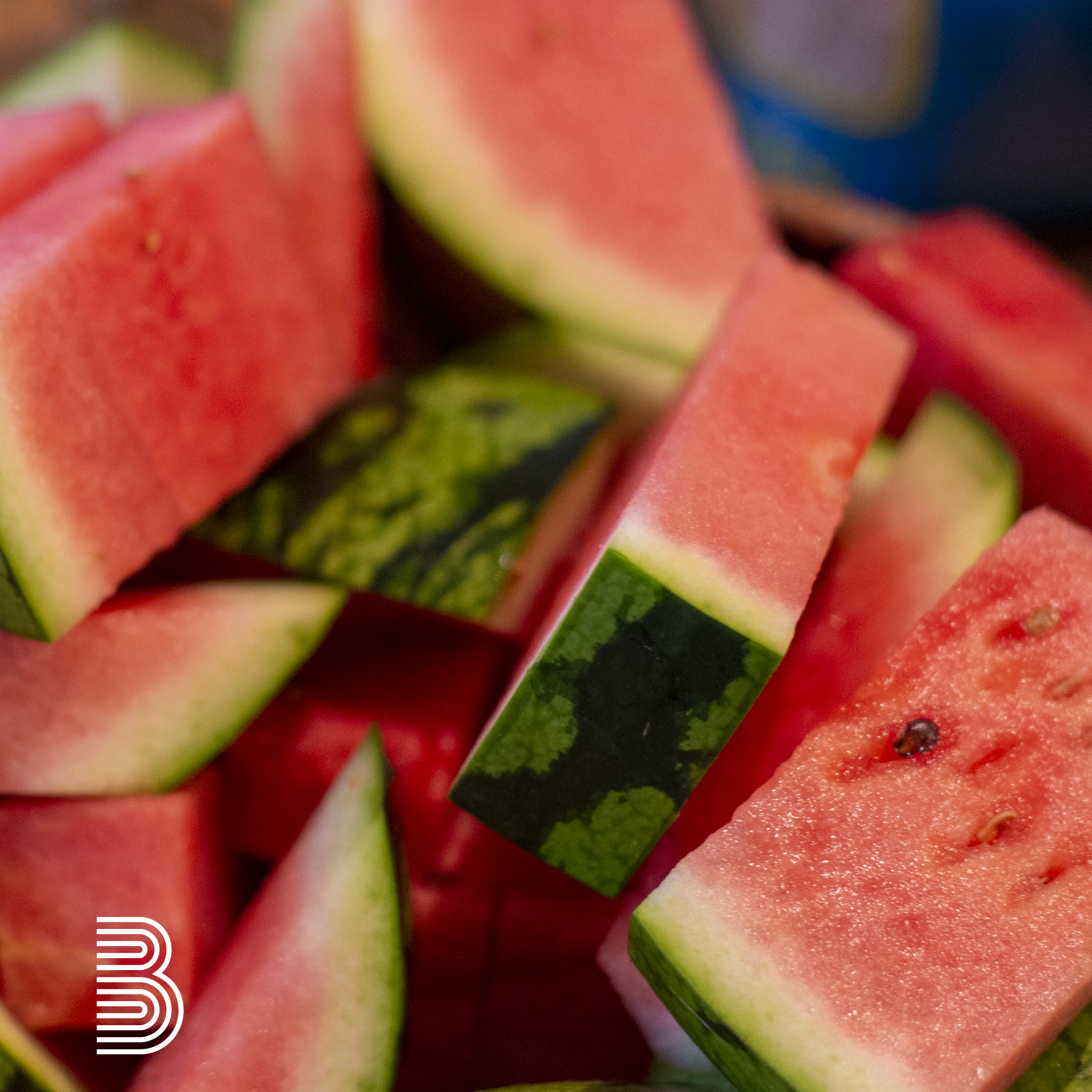 Melone in Stücke geschnitten.