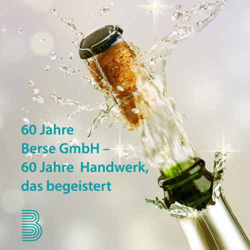 Korken der aus einer Sektflasche knallt.