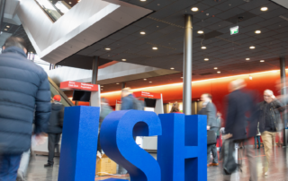 Am Eingang der ISH Weltleitmesse in Frankfurt stehen die große Buchstaben I, S und H.