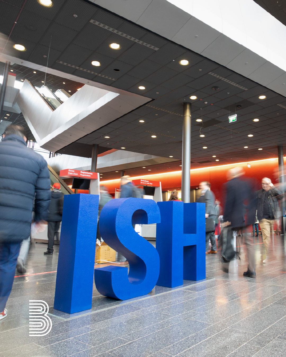 Am Eingang der ISH Weltleitmesse in Frankfurt stehen die große Buchstaben I, S und H.