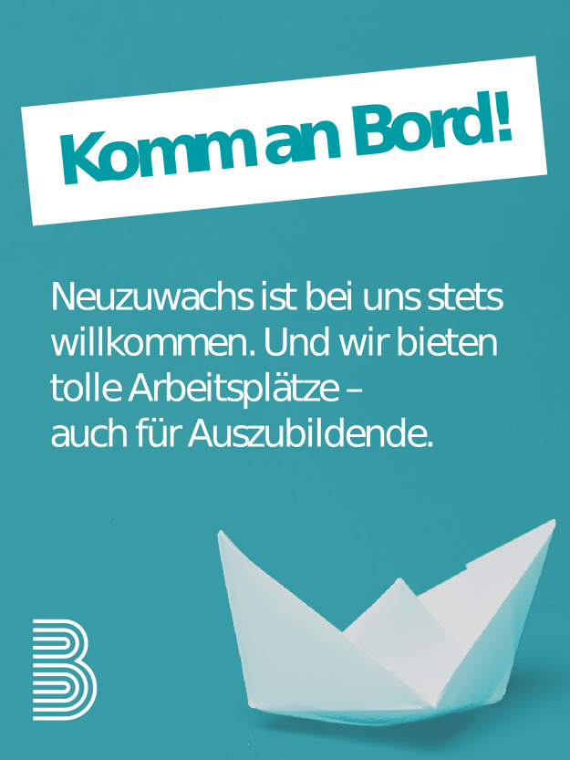 Ein Papierschiffchen vor türkisem Hintergrund und die Aufforderung: Komm an Bord!