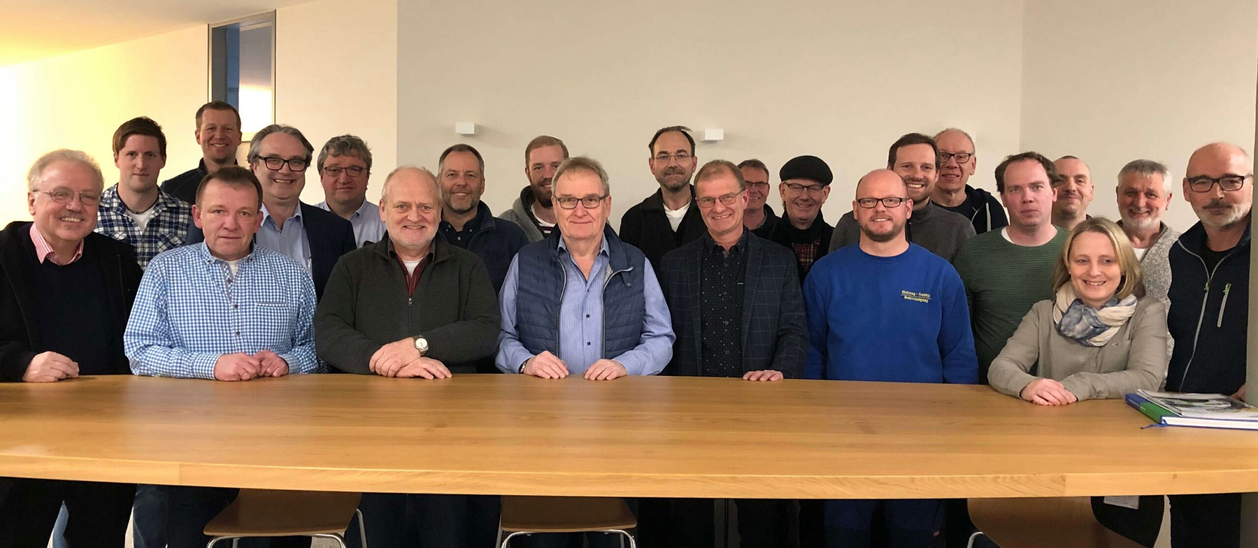 Besucher einer Veranstaltung der Stadtwerke in haltern am See haben sich zum Foto